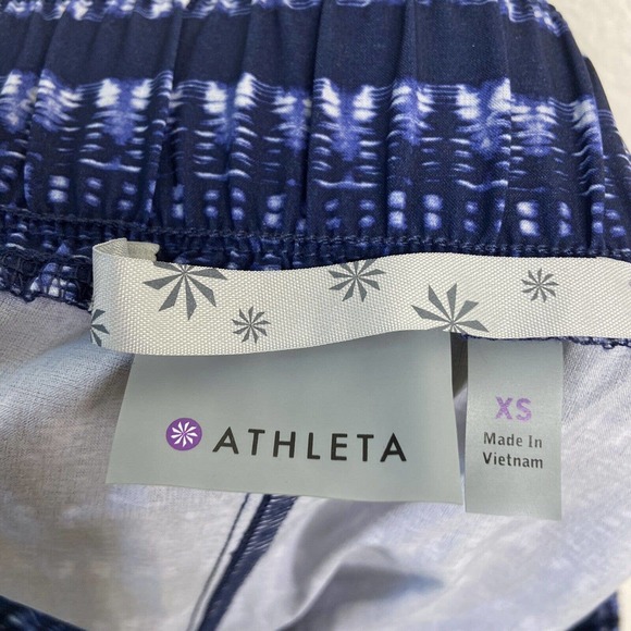 Athleta Sway Blue and White Ikat Shorts Sz XS - Picture 6 of 6